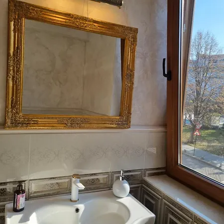 Ultracentral Classic Vibe Apartman *